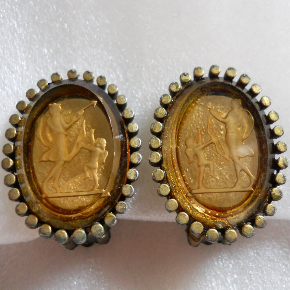 Vintage - Intaglio Cupid & Venus Earrings  12-30/630